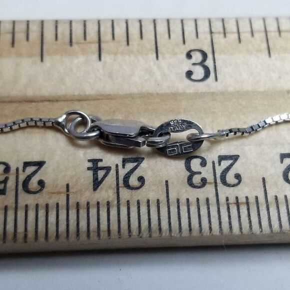 Vintage Sterling Silver Drop Shape Pendant Necklace, Box Chain, Estate - Picture 5 of 8